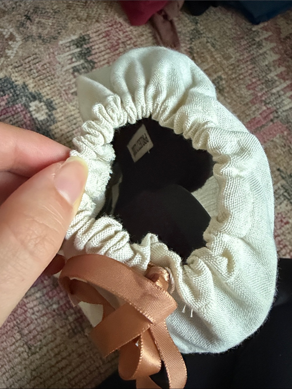 Project Cloud Slippers in Black - Picture 4 of 4